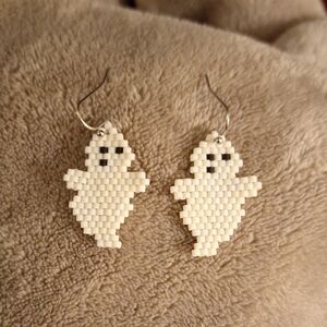 Charming Ghost Beaded Earrings in Cream